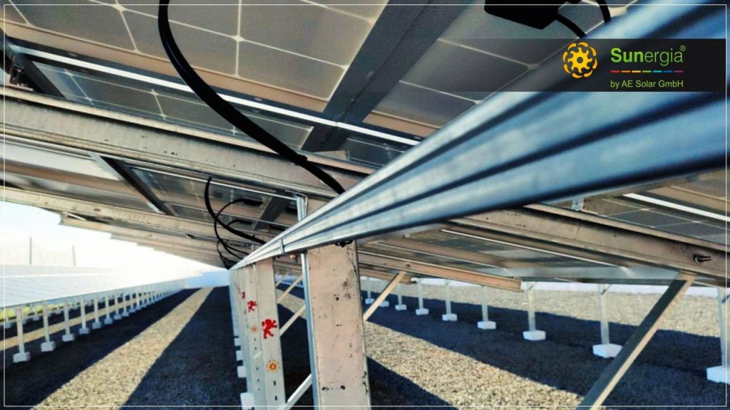 O que é a estrutura de suporte para fixação painel solar? - HCC Energia  Solar