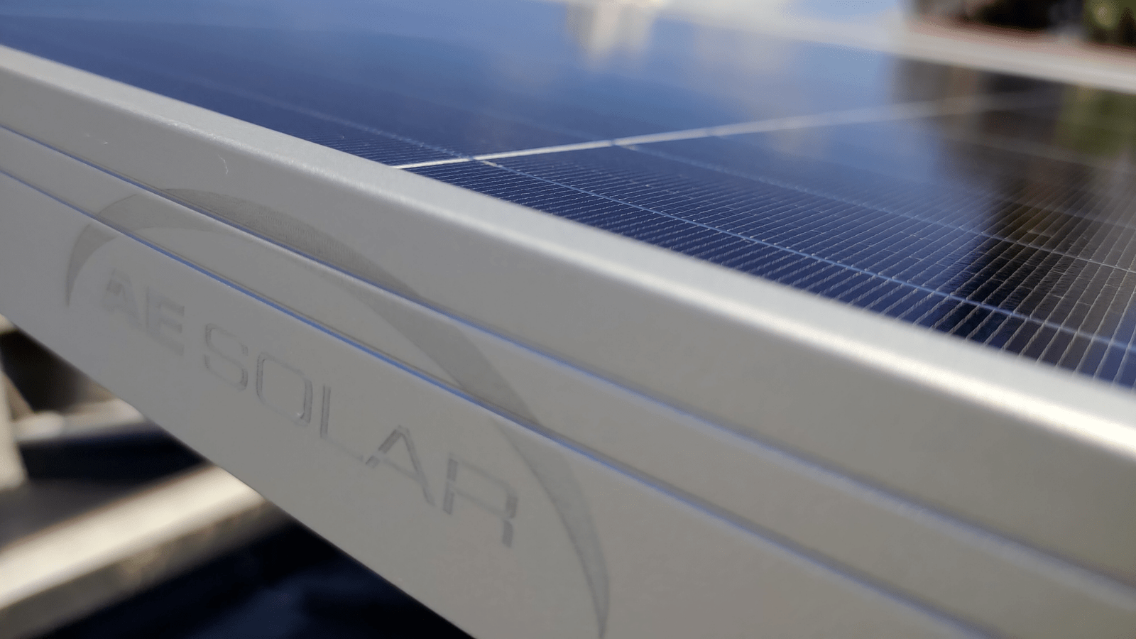 AE Solar aumenta presença no Brasil, assina contrato de distribuição de 120 MW