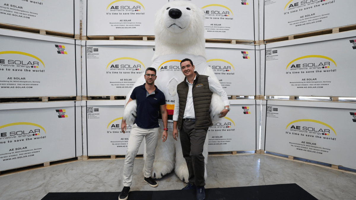 AE Solar und Fotus schließen langfristige Partnerschaft