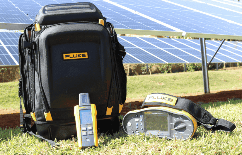 Imagem de uma bolsa e equipamentos de medição